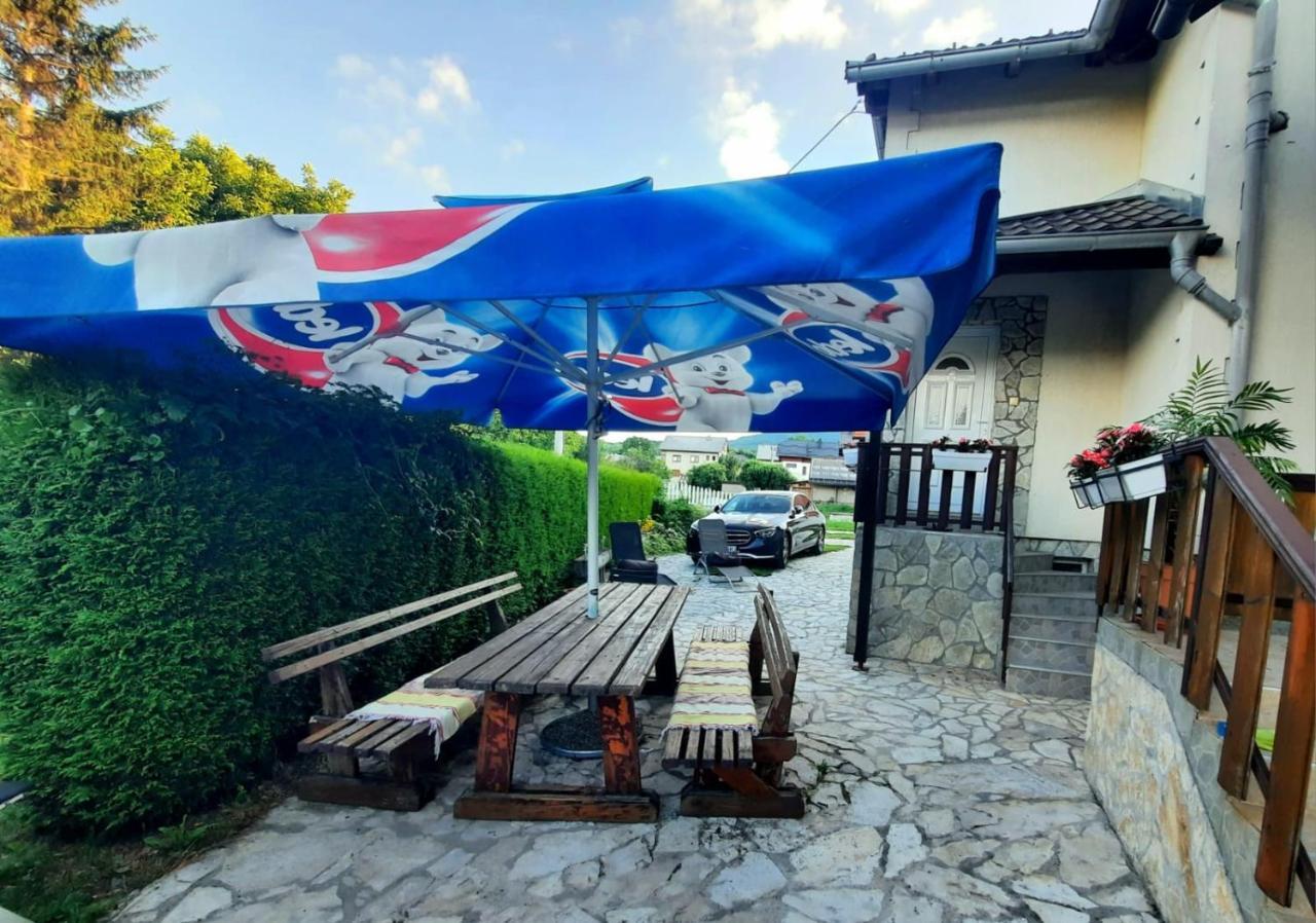 Filip Hotel Korenica Exterior foto
