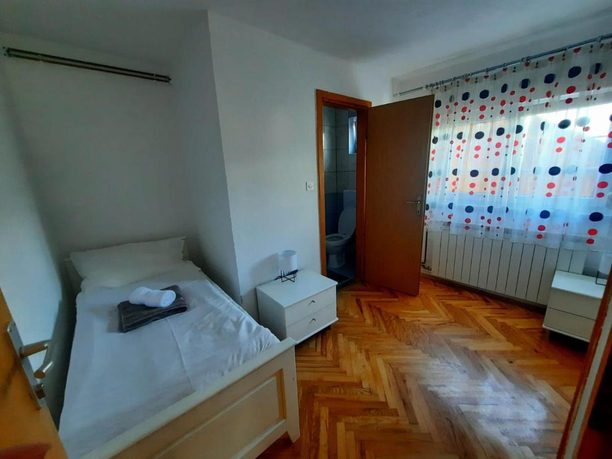 Filip Hotel Korenica Exterior foto